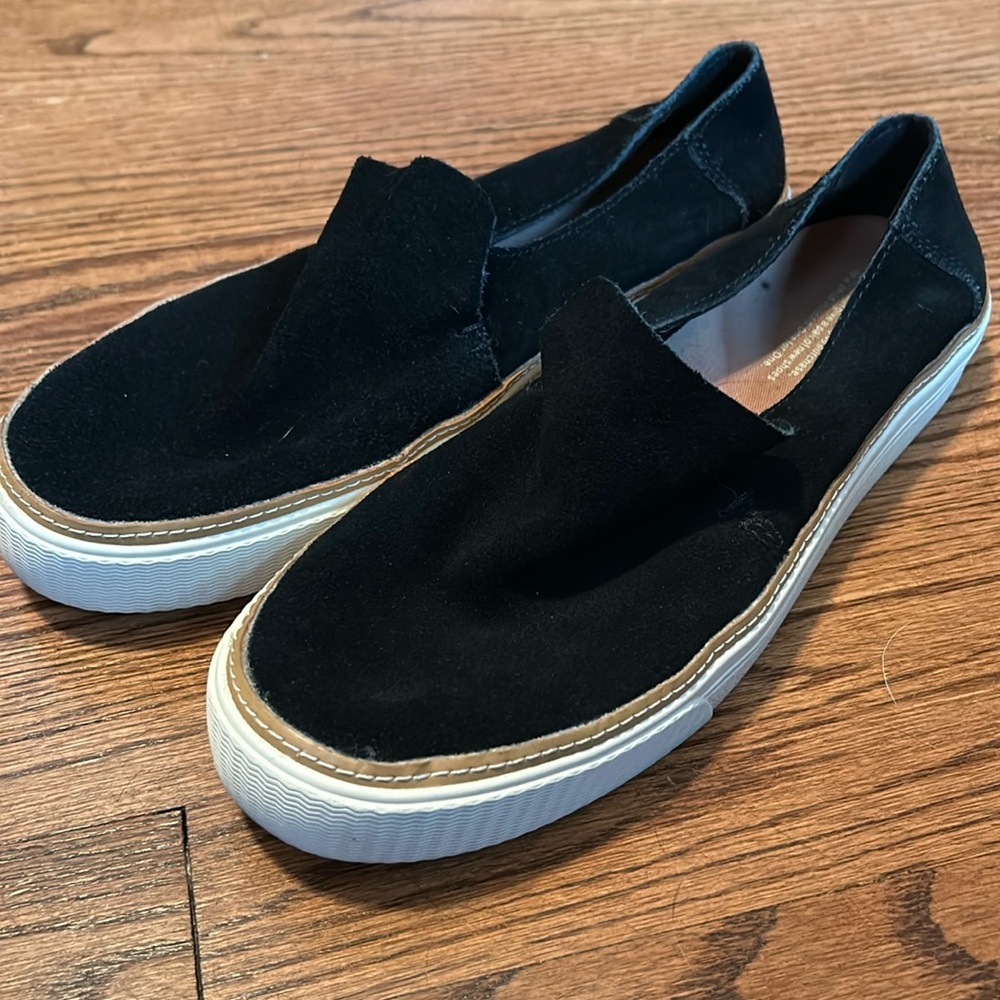 Tom’s black suede slip on tennies size 11